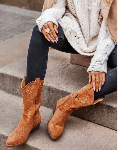 Classic vintage style women winter boots pointed toe embroidered flat low tube zipper Western Cowboy ladies boots women boots