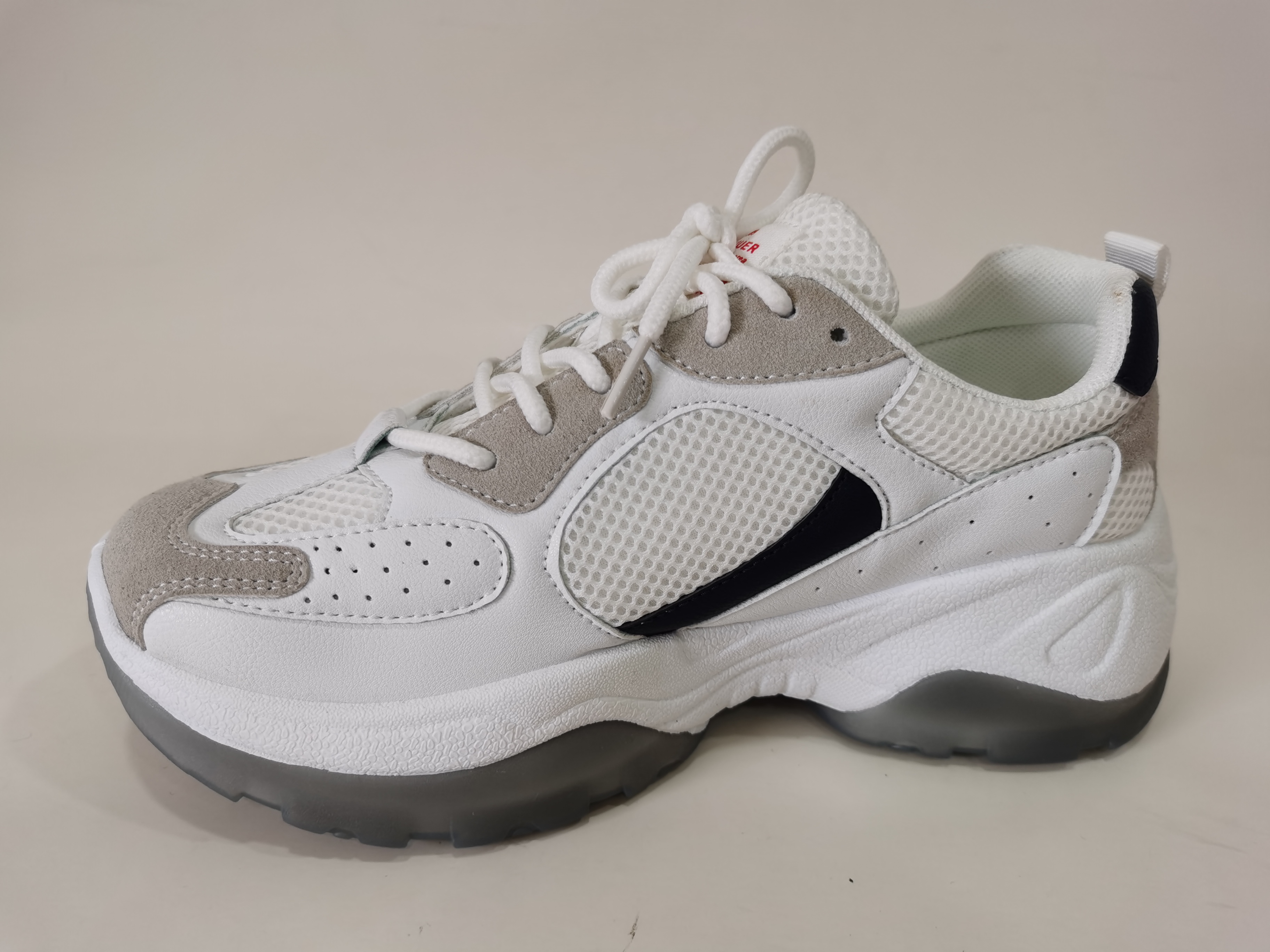 Low Price Women Black White Breathable Comfort Running Shoes Sports Shoes