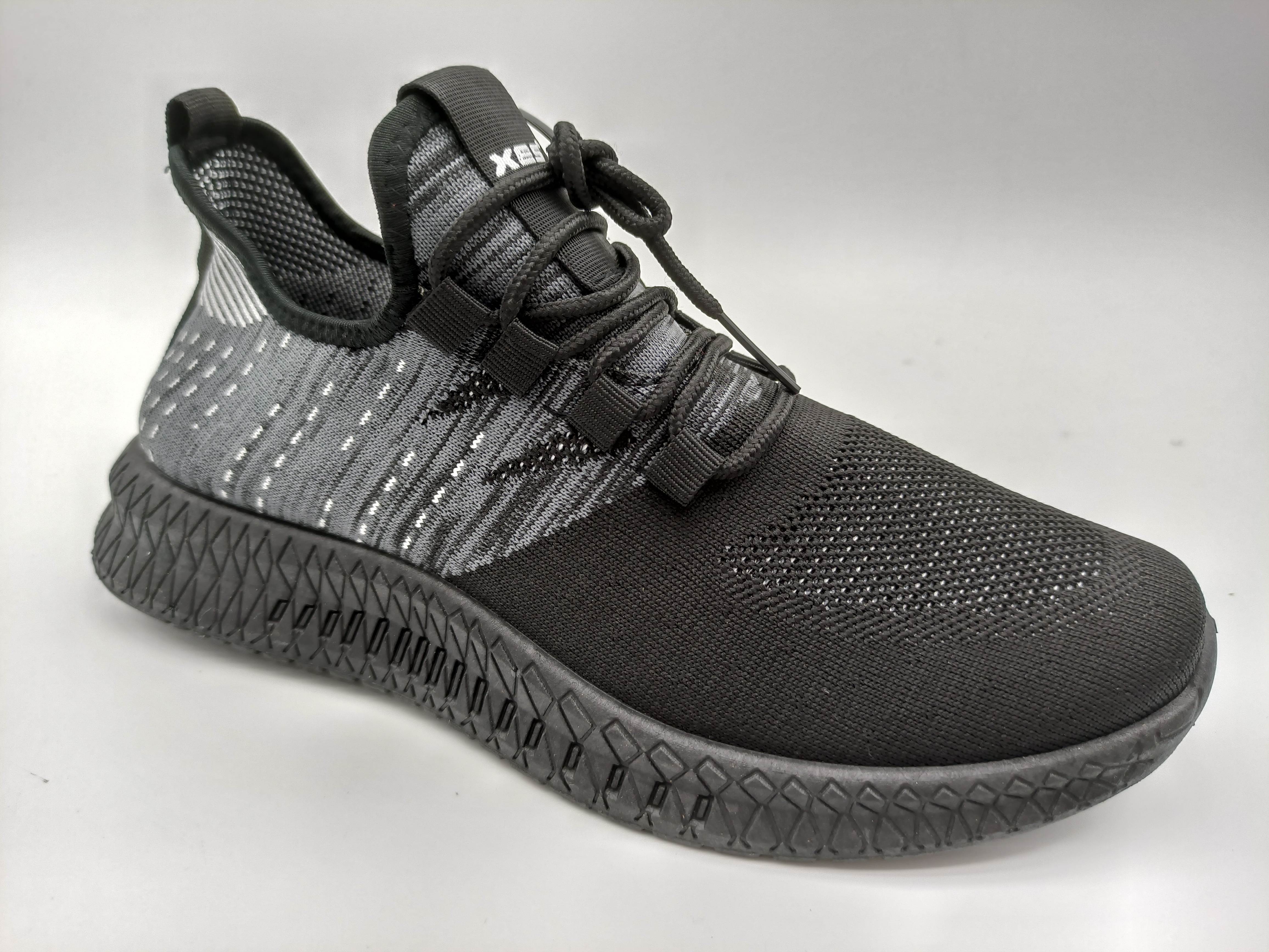 Wholesale Women Outdoor Running 3D Fly Knit Lace Up Non Slip Breathable Sports Casual Shoes
