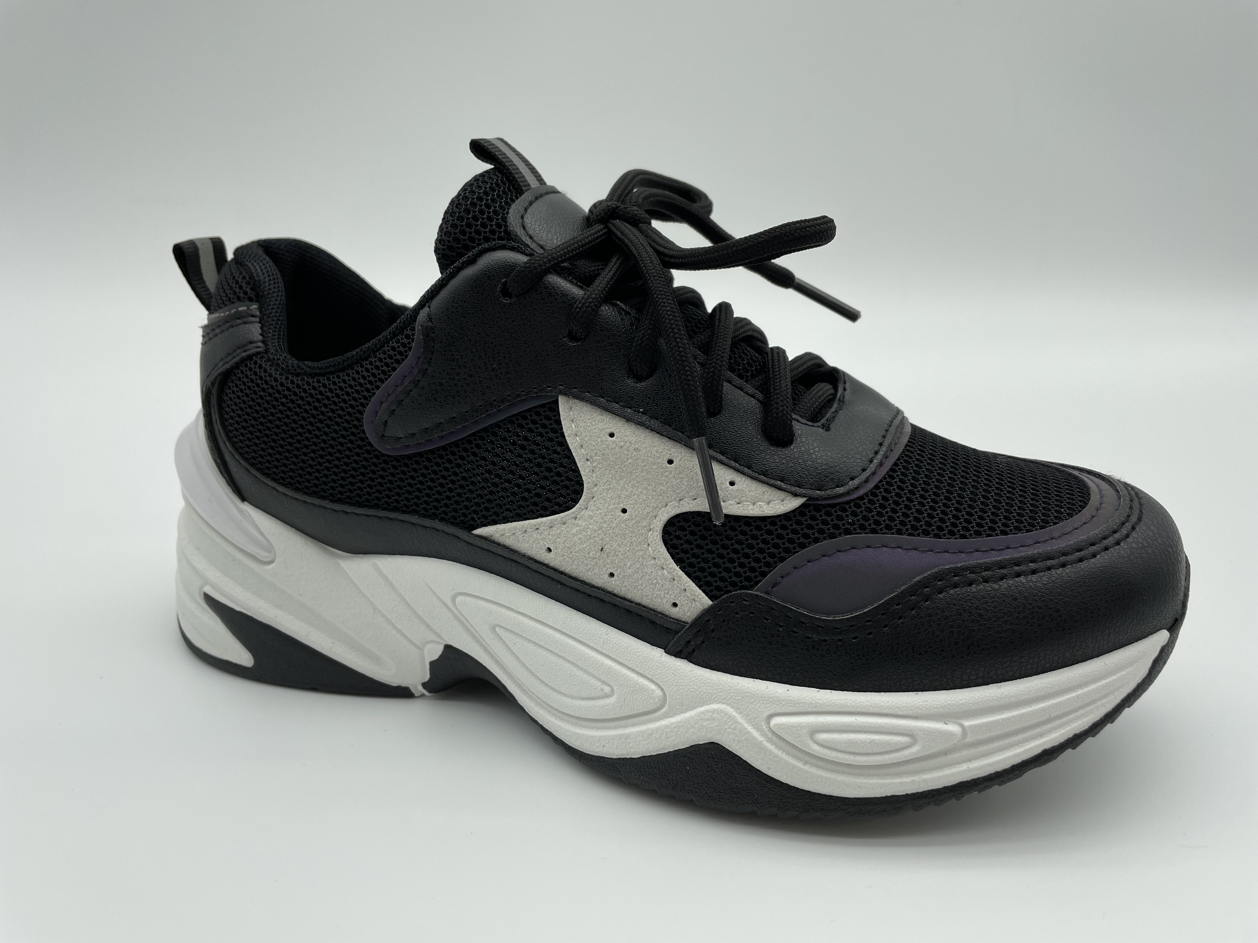 Simple Design Thick Bottom Comfortable Support Wholesale Womens Sports Shoes