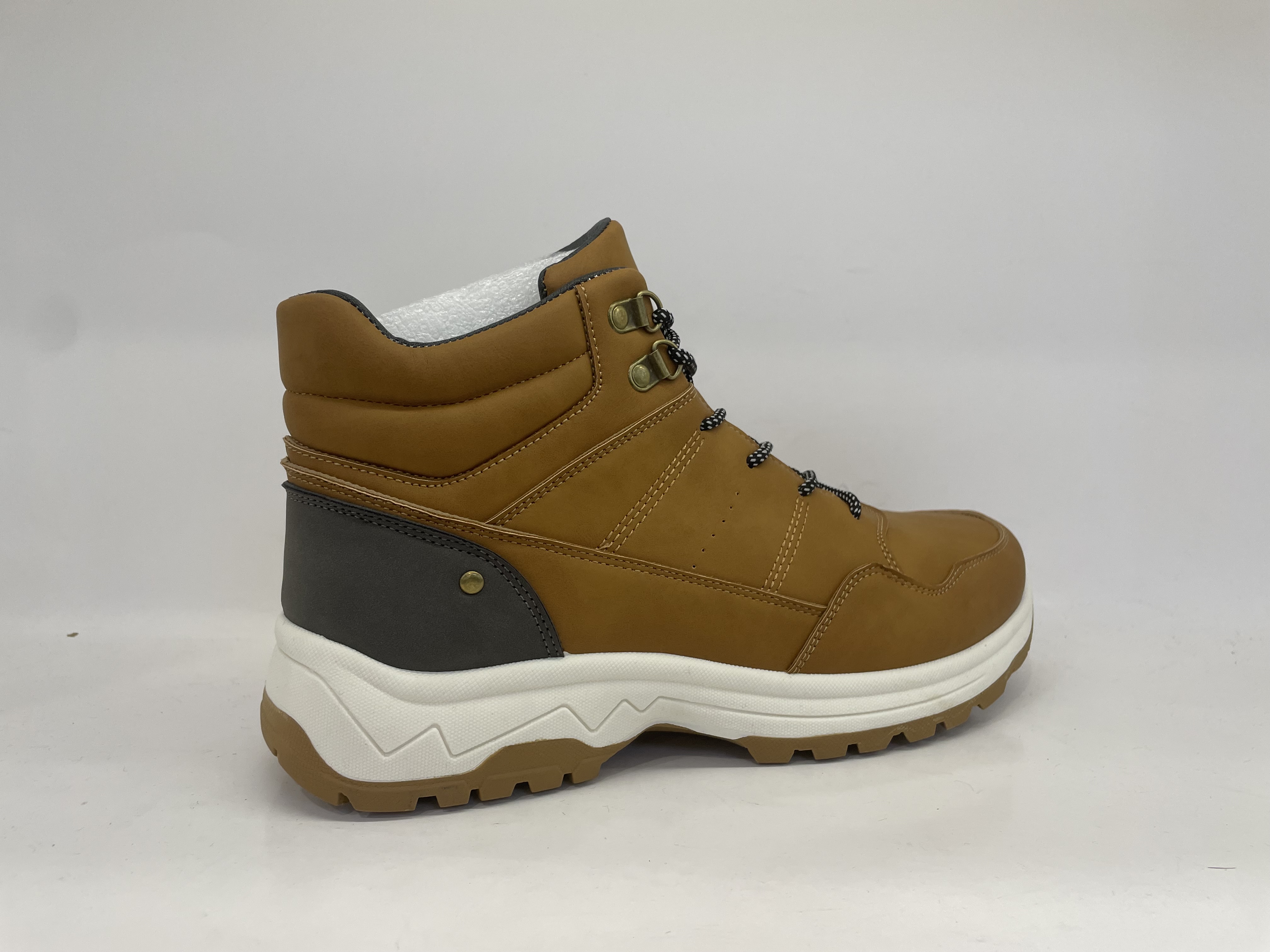 New Amazon Waterproof Hiking Shoes Mountain Climbing Shoes Outdoor Hiking Boots Trekking Sport Sneakers Men Hunting