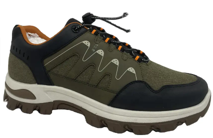 HOW TO CHOOSE HIKING BOOTS: A BEGINNER’S GUIDE