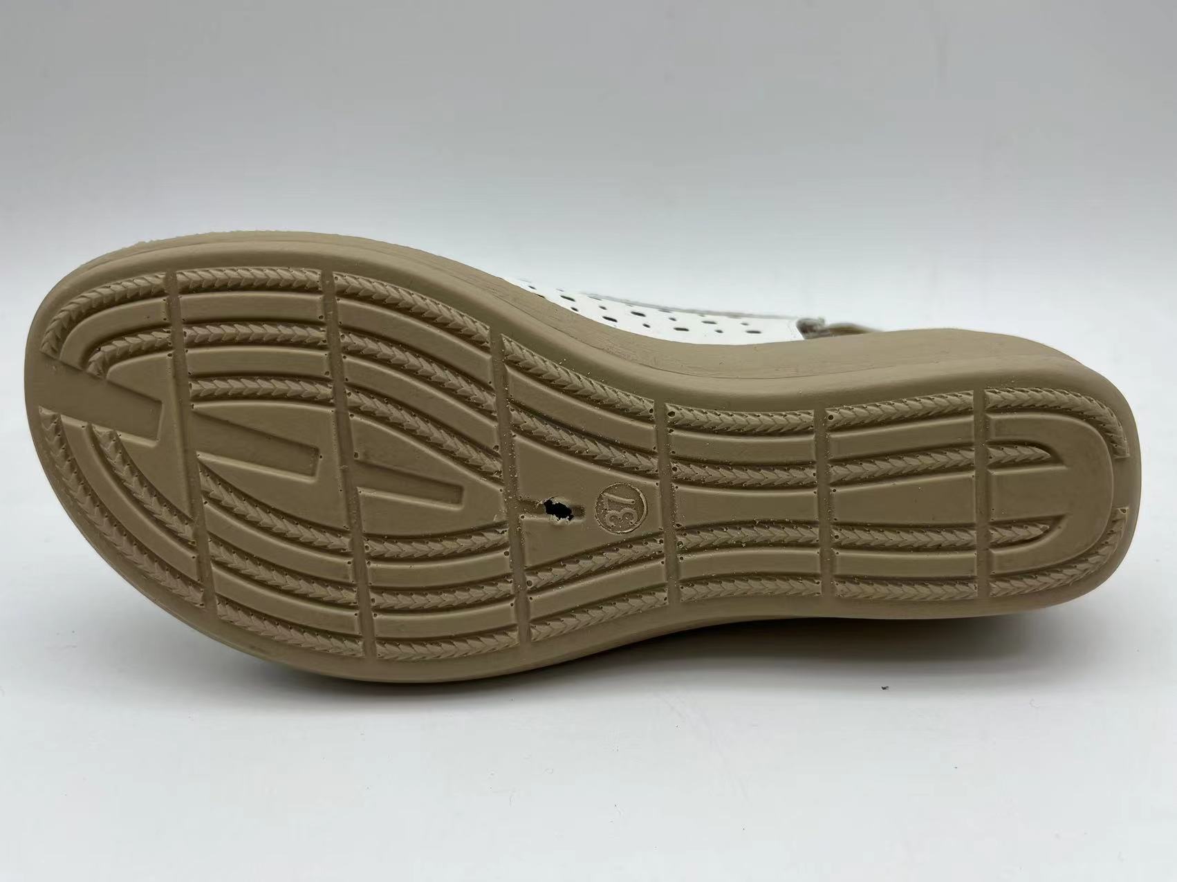 Factory Direct Cheap Price Strappy Sandals Flat Comfort Cute Sandals Clear Pvc Ladies Sandals Slippers