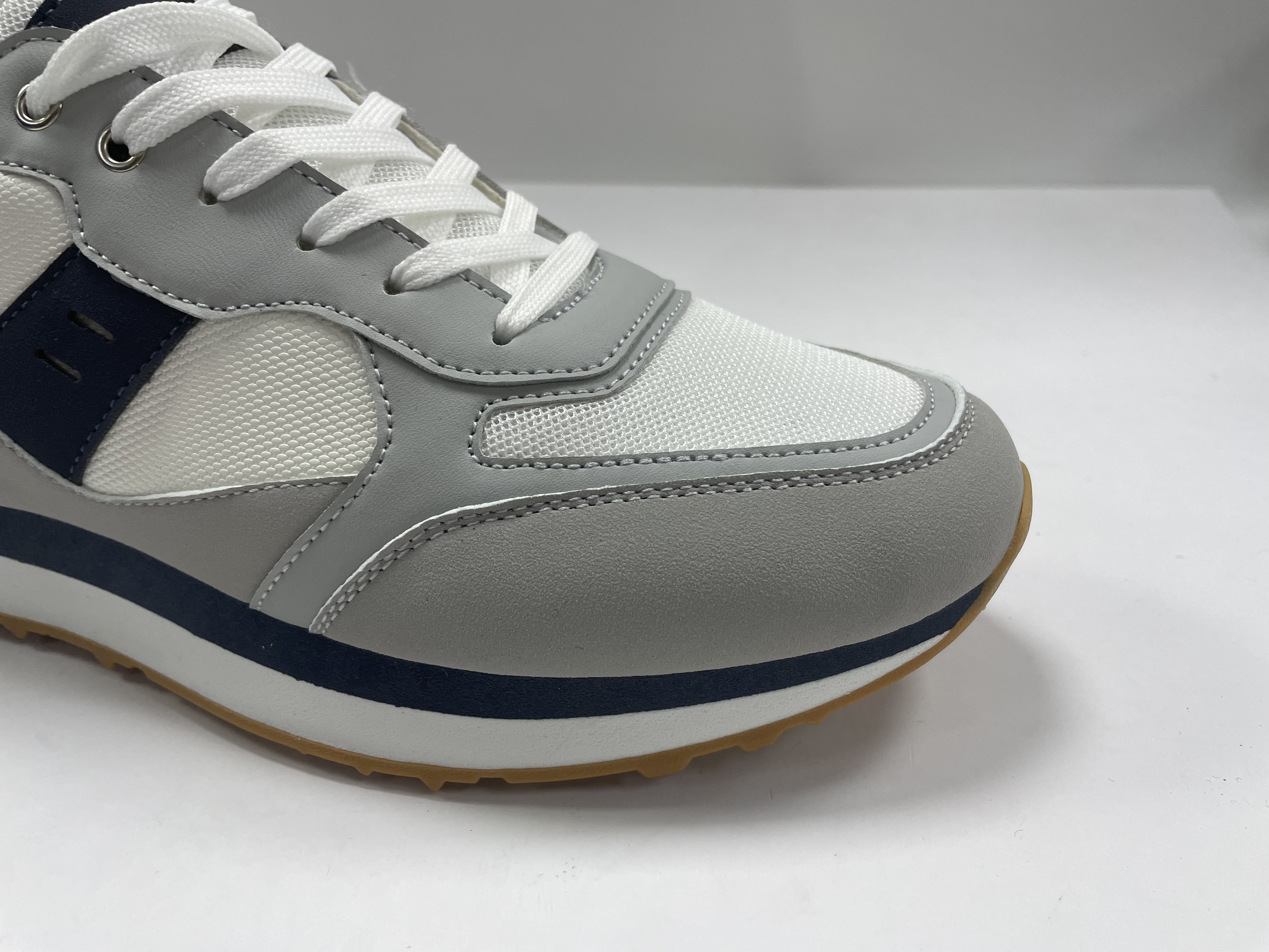 Hot Selling Low Price PU Trendy Men Casual Shoes Manufacturer Custom Logo Fashion Skateboard Shoes for Men