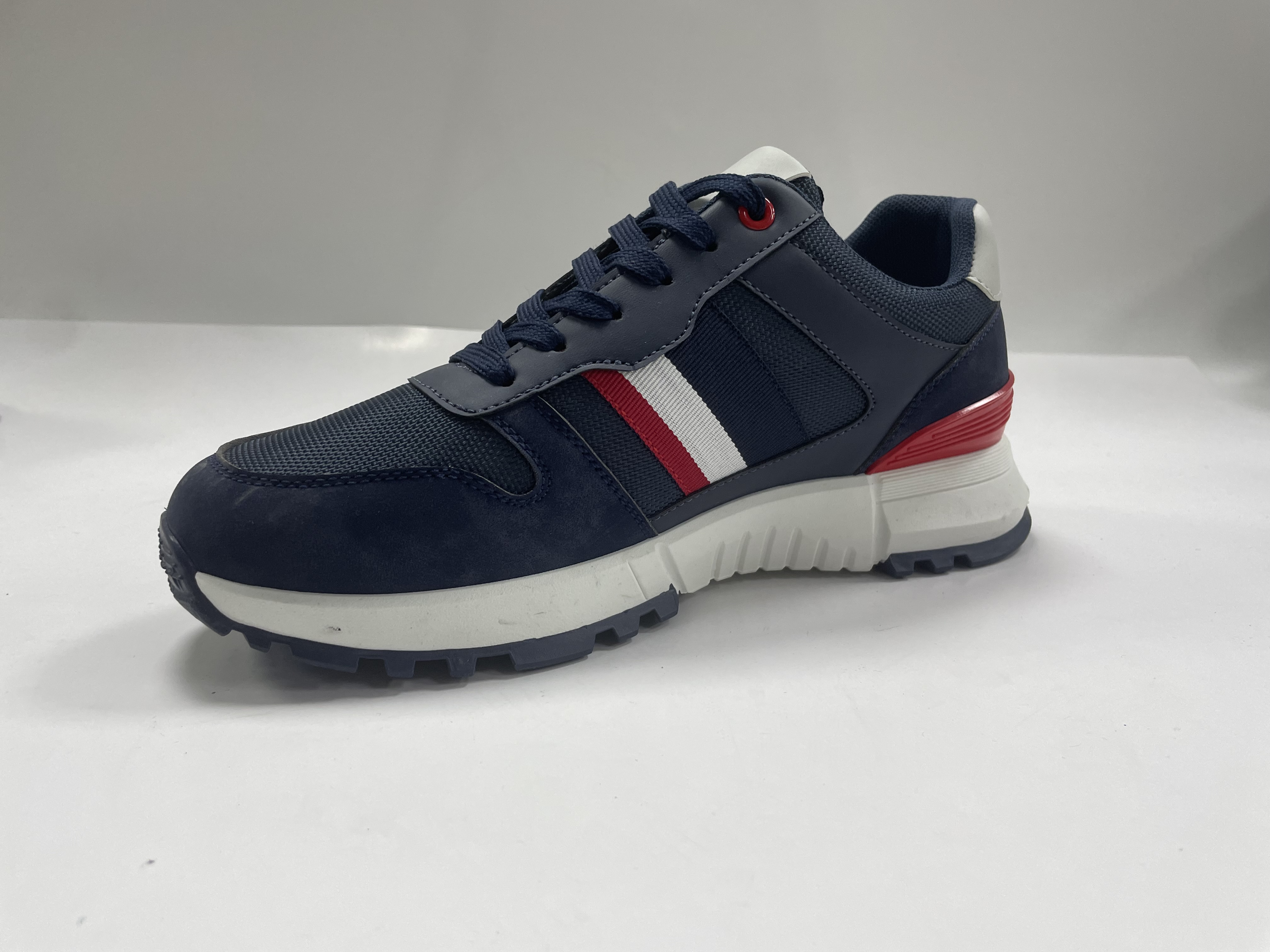 Hot Wholesale Factory Prices Low Cut Modern Mesh Causal Running Shoes Men Walking Style Shoes