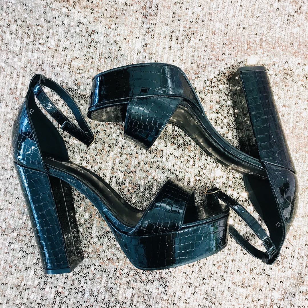 Summer New Explosion Women's Belt Buckle Heel Fashion Chunky Ladies Sandals Ankle Strap Pump Shoes