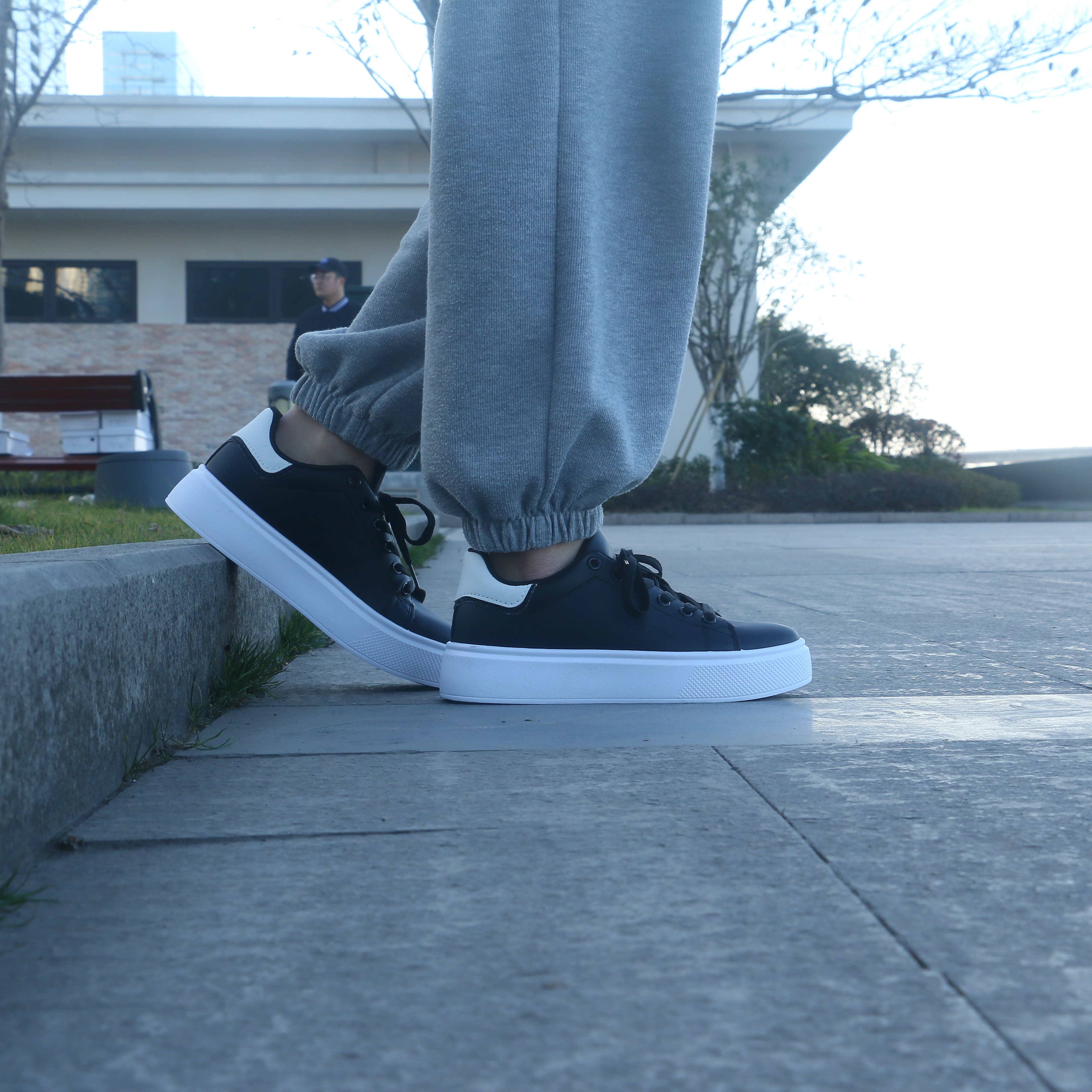 Soft Bottom Comfortable Stylish And Simple Cricket Trending Sports Shoes