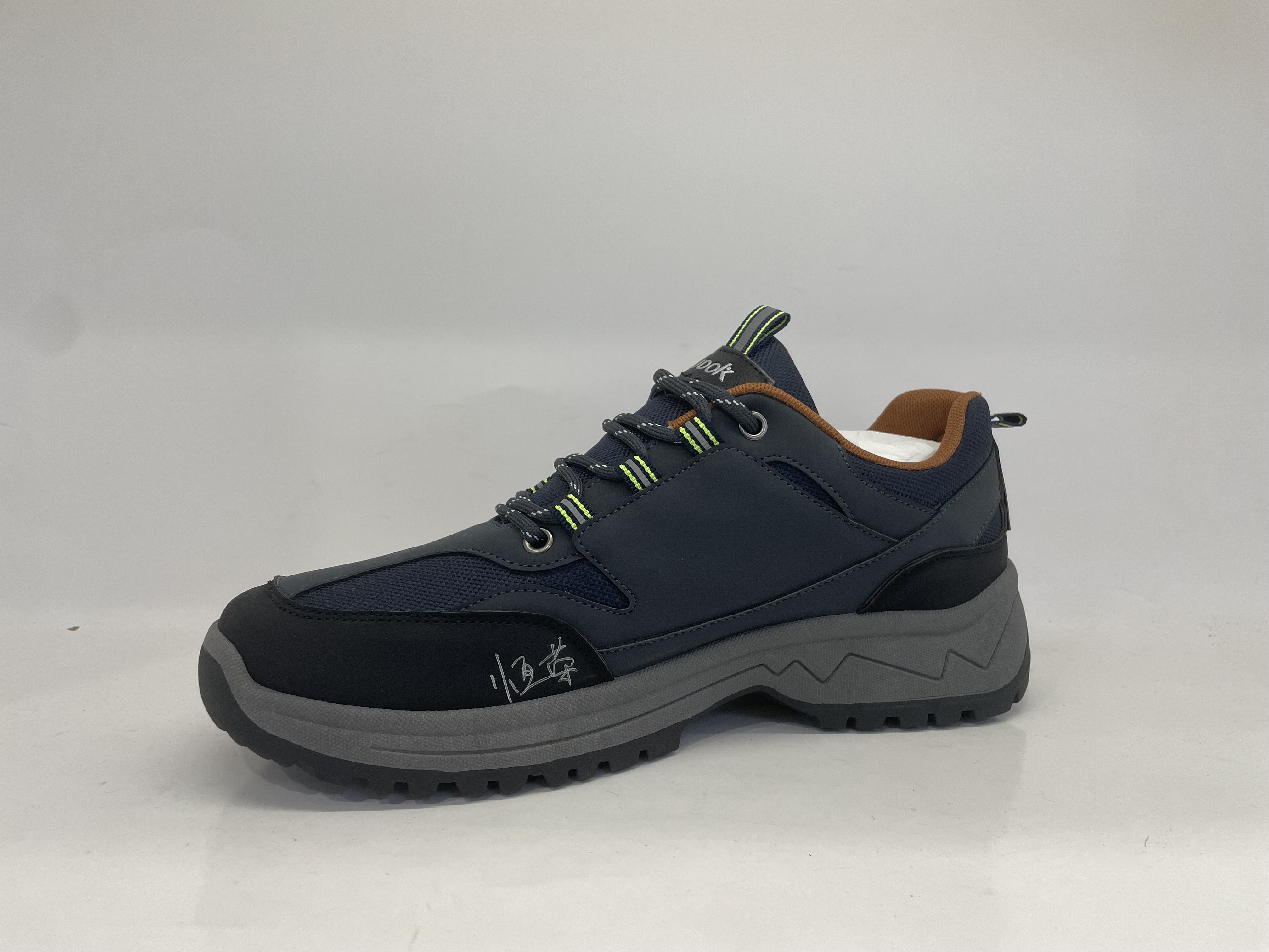The Best Selling Outdoor No Slip Waterproof Hiking Shoes Running Walking Jogging Sneaker Boots